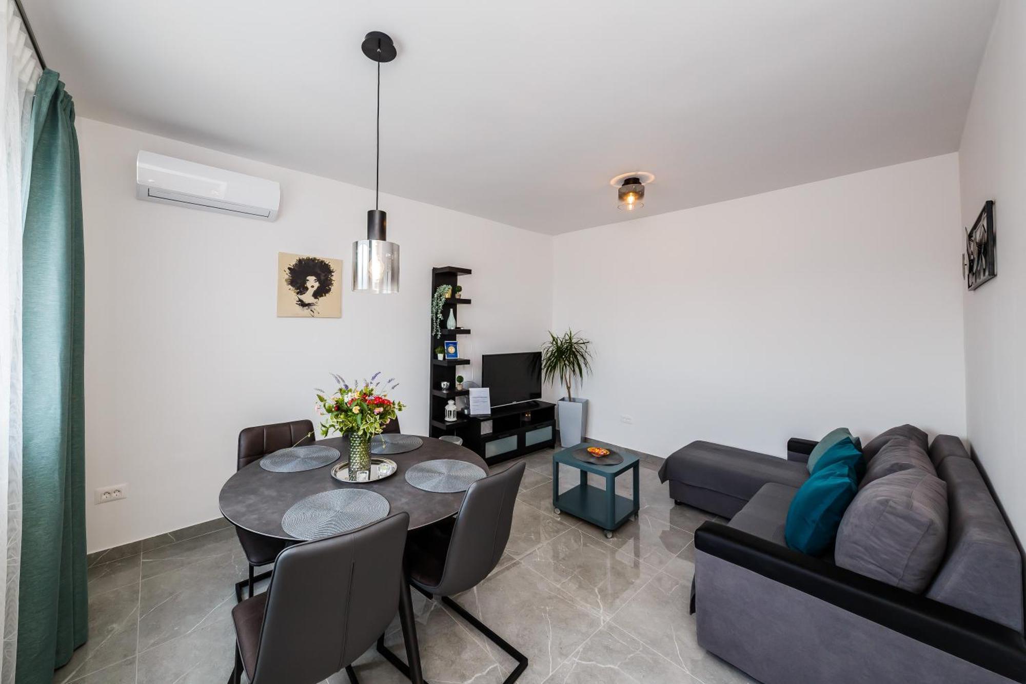 Apartmani Ujakovic Kaštela Eksteriør billede
